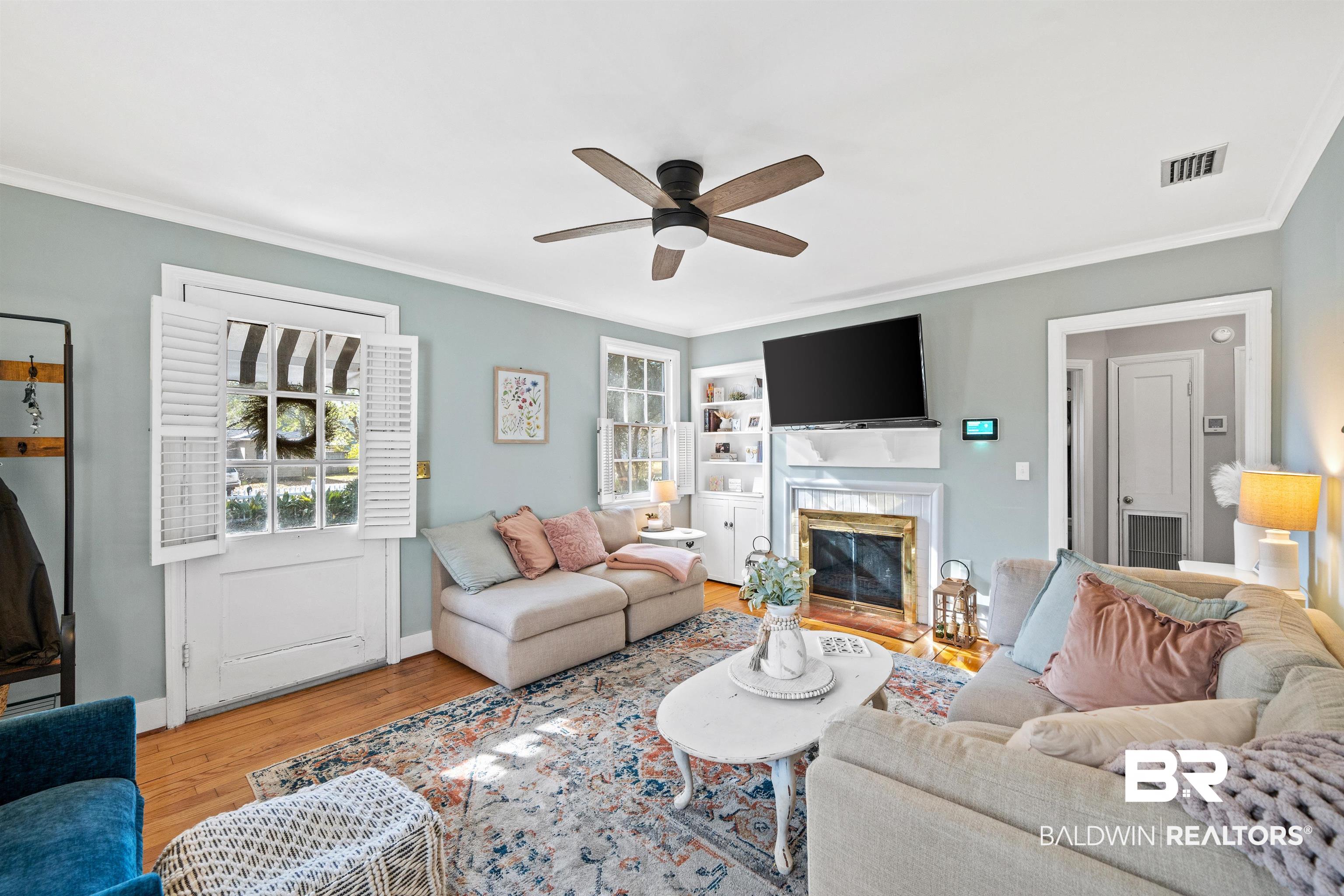 5128 Norton Lane Mobile, AL 36608 - Photo 6 of 32 Built-in bookcase