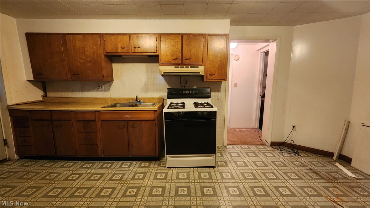 901 Abington Road Akron, OH 44312 - Photo 5 of 14