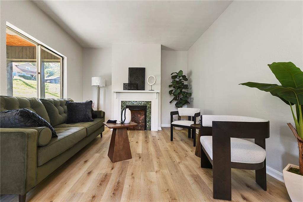 3260 McRoberts Road Pittsburgh, PA 15234 - Photo 2 of 37 Gallery Image 2