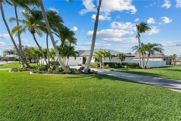 $476,000 | 1923 Southeast 26th Street, Cape Coral, FL 33904