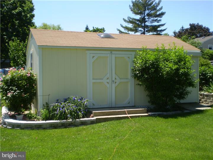 47 Hempstead Road Hamilton, NJ 08610 - Photo 3 of 13 Storage Shed