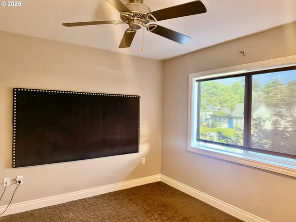 $389,000 | 211 Harbor Street, Unit 22, Florence, OR 97439