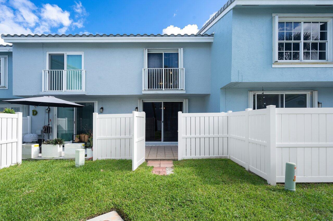 1050 Jeffery Street Boca Raton, FL 33487 - Photo 20 of 25 025-1050JefferyStreet-BocaRaton-FL-33487