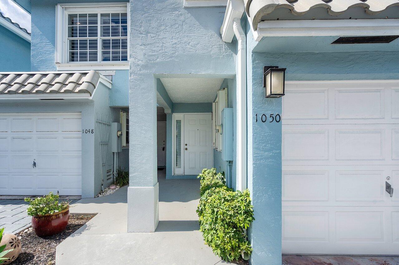 1050 Jeffery Street Boca Raton, FL 33487 - Photo 2 of 25 004-1050JefferyStreet-BocaRaton-FL-33487