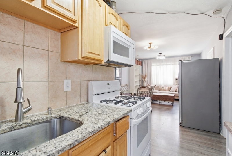829 Allen Street, Unit 4 Elizabeth, NJ 07202 - Photo 28 of 40