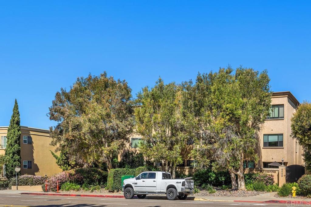 2420 Torrey Pines Road, Unit B202 La Jolla, CA 92037 - Photo 37 of 41