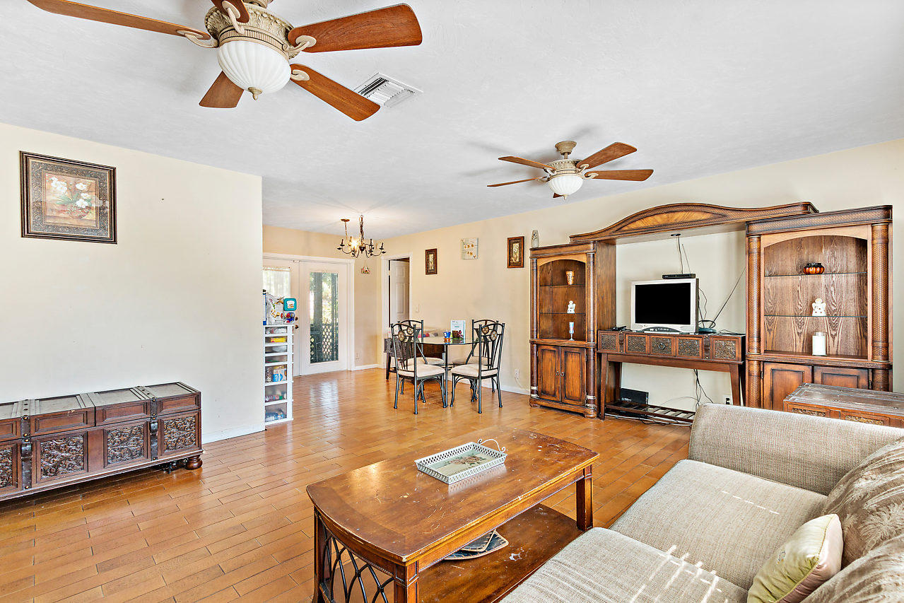 2542 Inisbrook Road West Palm Beach, FL 33407 - Photo 11 of 22 011-2542InisbrookRd-WestPalmBeach-FL-sma