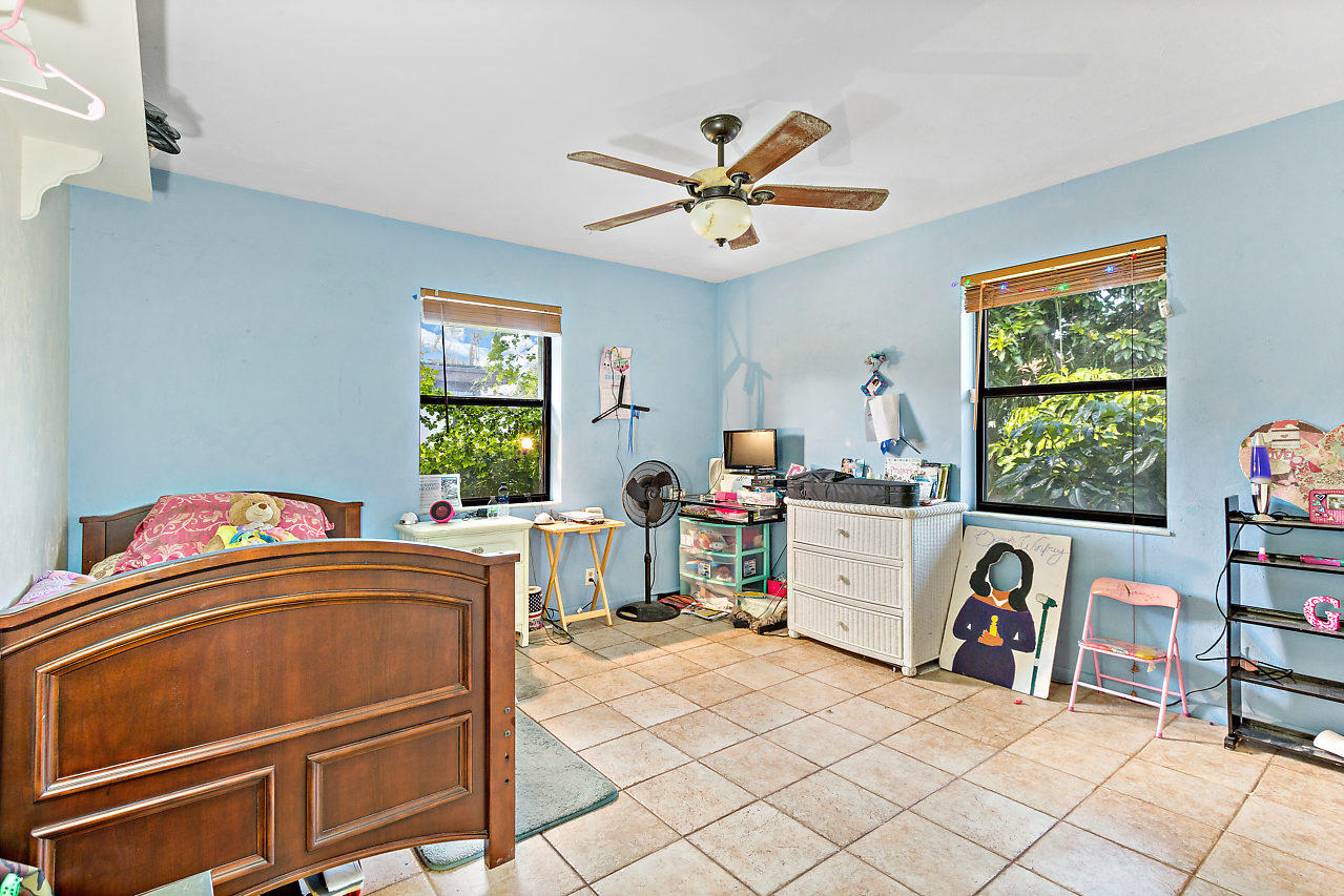 2542 Inisbrook Road West Palm Beach, FL 33407 - Photo 17 of 22 017-2542InisbrookRd-WestPalmBeach-FL-sma