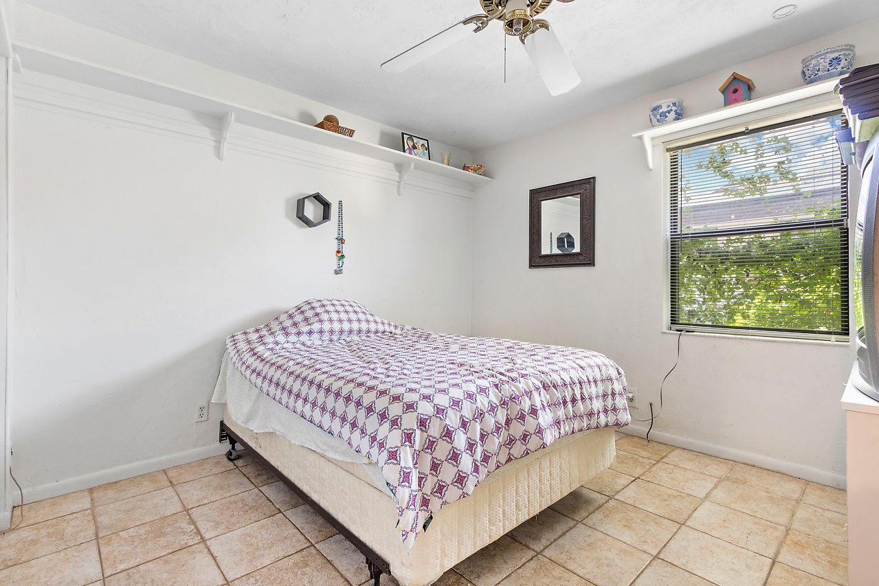 2542 Inisbrook Road West Palm Beach, FL 33407 - Photo 18 of 22 018-2542InisbrookRd-WestPalmBeach-FL-sma