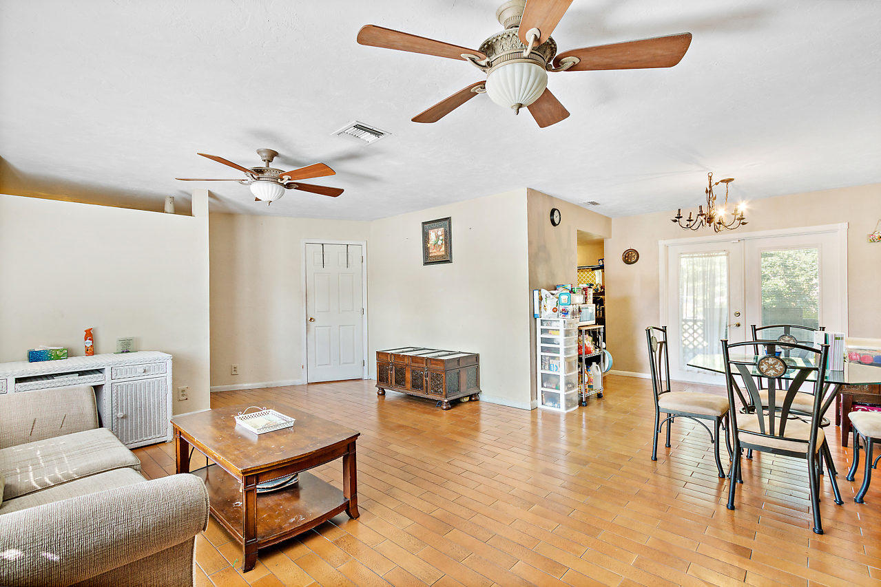 2542 Inisbrook Road West Palm Beach, FL 33407 - Photo 10 of 22 010-2542InisbrookRd-WestPalmBeach-FL-sma