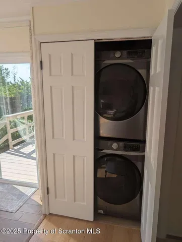 a close up view of a washer and dryer