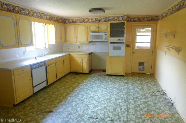2000 Chesapeake Drive Rural Hall, NC 27045 - Photo 4 of 12 Kitchen