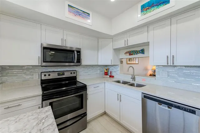 $2,000 | 10215 Regal Drive, Unit 41, Largo, FL 33774