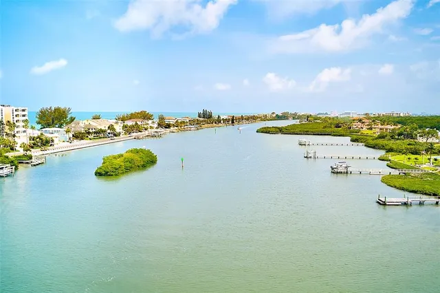 $2,000 | 10215 Regal Drive, Unit 41, Largo, FL 33774