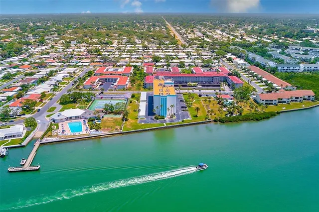 $2,000 | 10215 Regal Drive, Unit 41, Largo, FL 33774