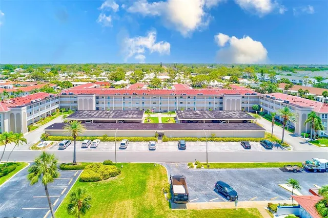 $2,000 | 10215 Regal Drive, Unit 41, Largo, FL 33774