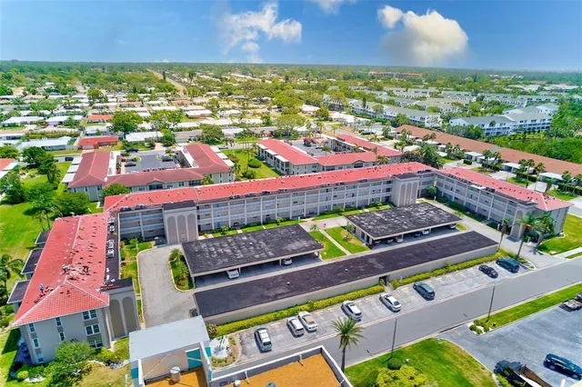 $2,000 | 10215 Regal Drive, Unit 41, Largo, FL 33774