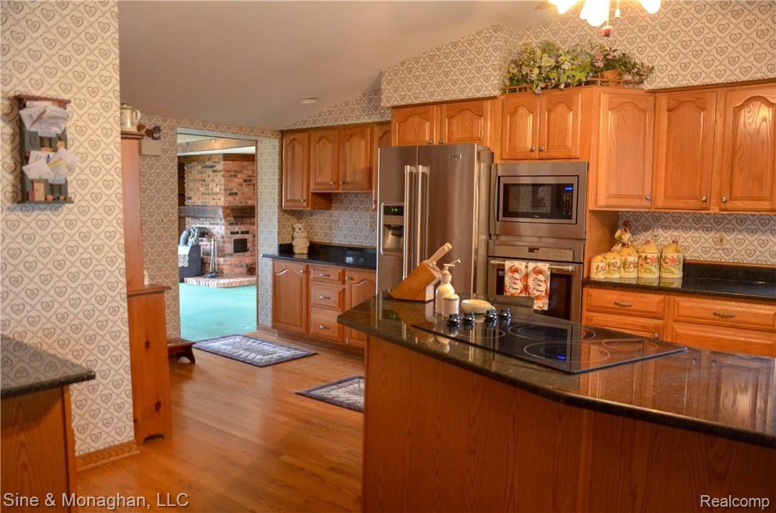 574 Mayer Road Columbus, MI 48063 - Photo 6 of 30 Kitchen