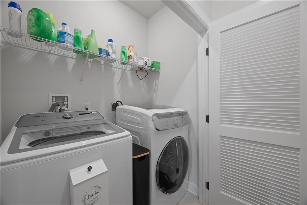 606 Spruce Lane Canonsburg, PA 15317 - Photo 26 of 36 a utility room with dryer and washer