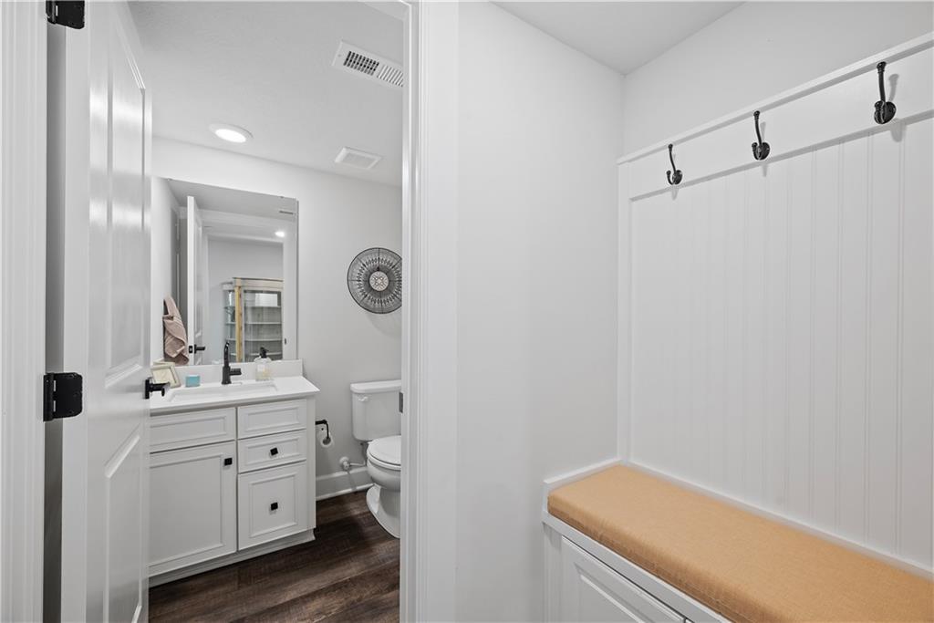 606 Spruce Lane Canonsburg, PA 15317 - Photo 28 of 36 a bathroom with a sink a vanity and a mirror