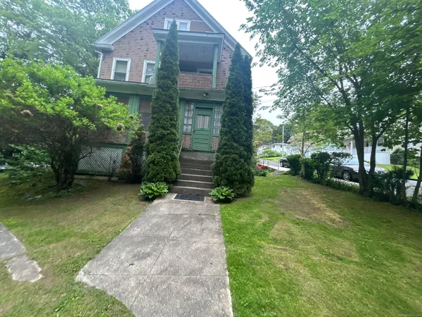 $330,000 | 578 Columbia Blvd Extension, Waterbury, CT 06704