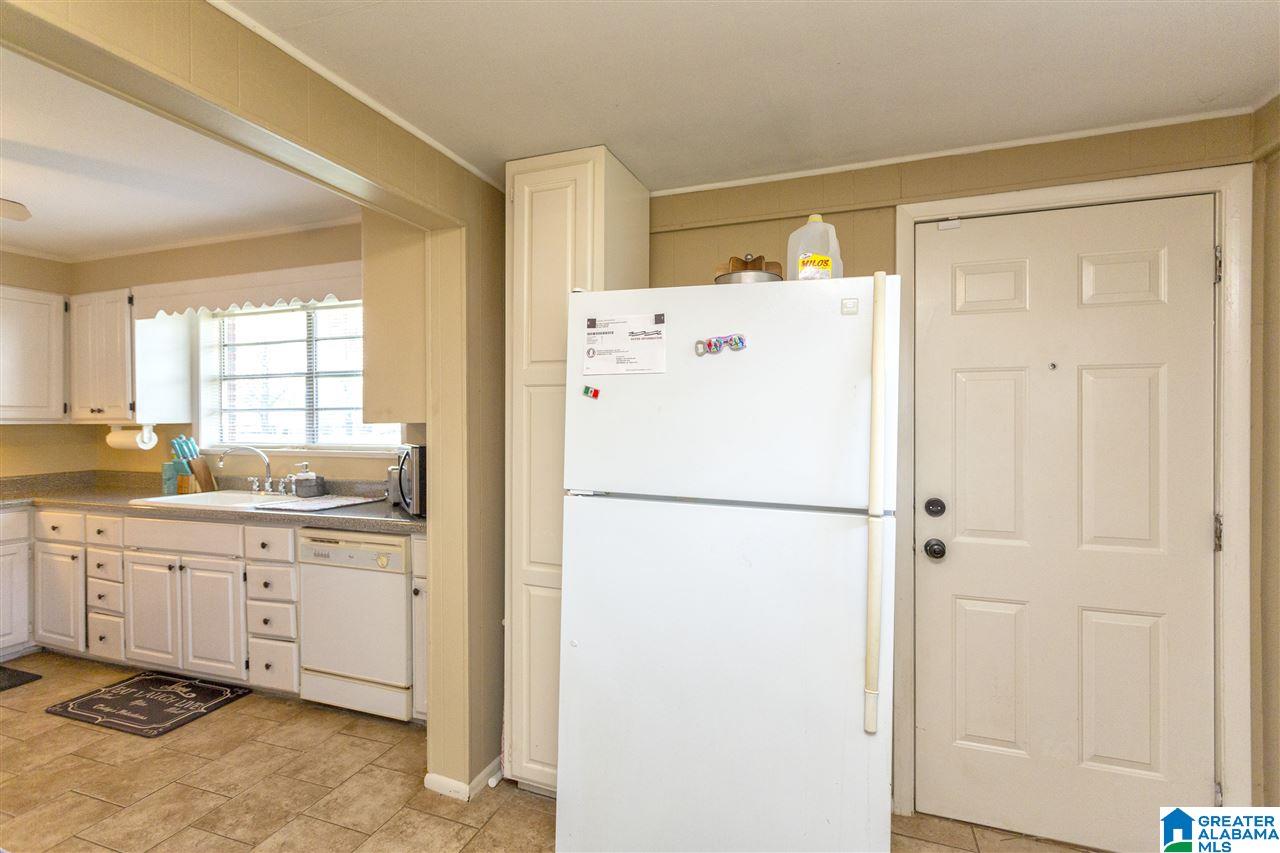 106 Dexter Avenue Bessemer, AL 35023 - Photo 19 of 34