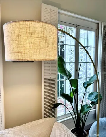 $4,100 | 8956 Norma Place, West Hollywood, CA 90069