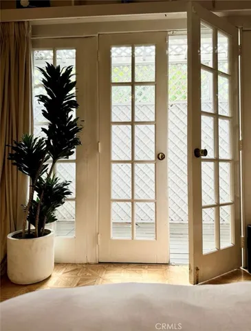 $4,100 | 8956 Norma Place, West Hollywood, CA 90069