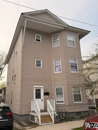 $2,400 | 20 Woodbine Street, Unit 1, Worcester, MA 01603