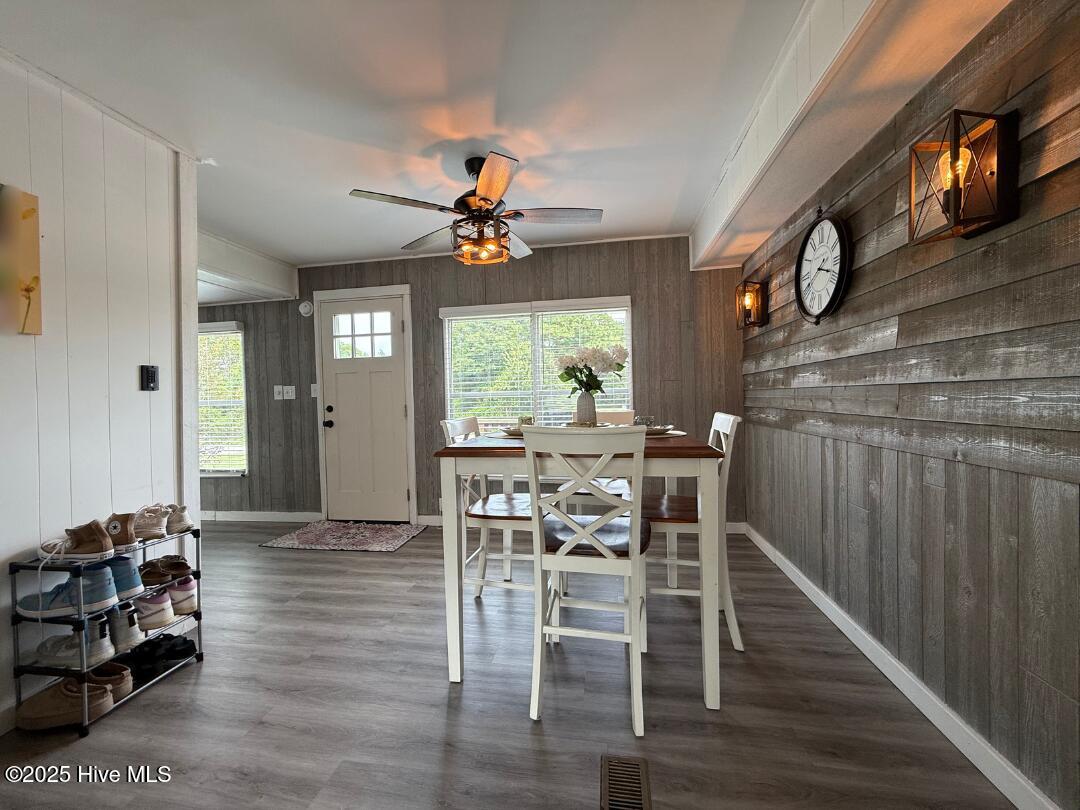 1136-1132 Glancy Road Swansboro, NC 28584 - Photo 24 of 76 Dining Room