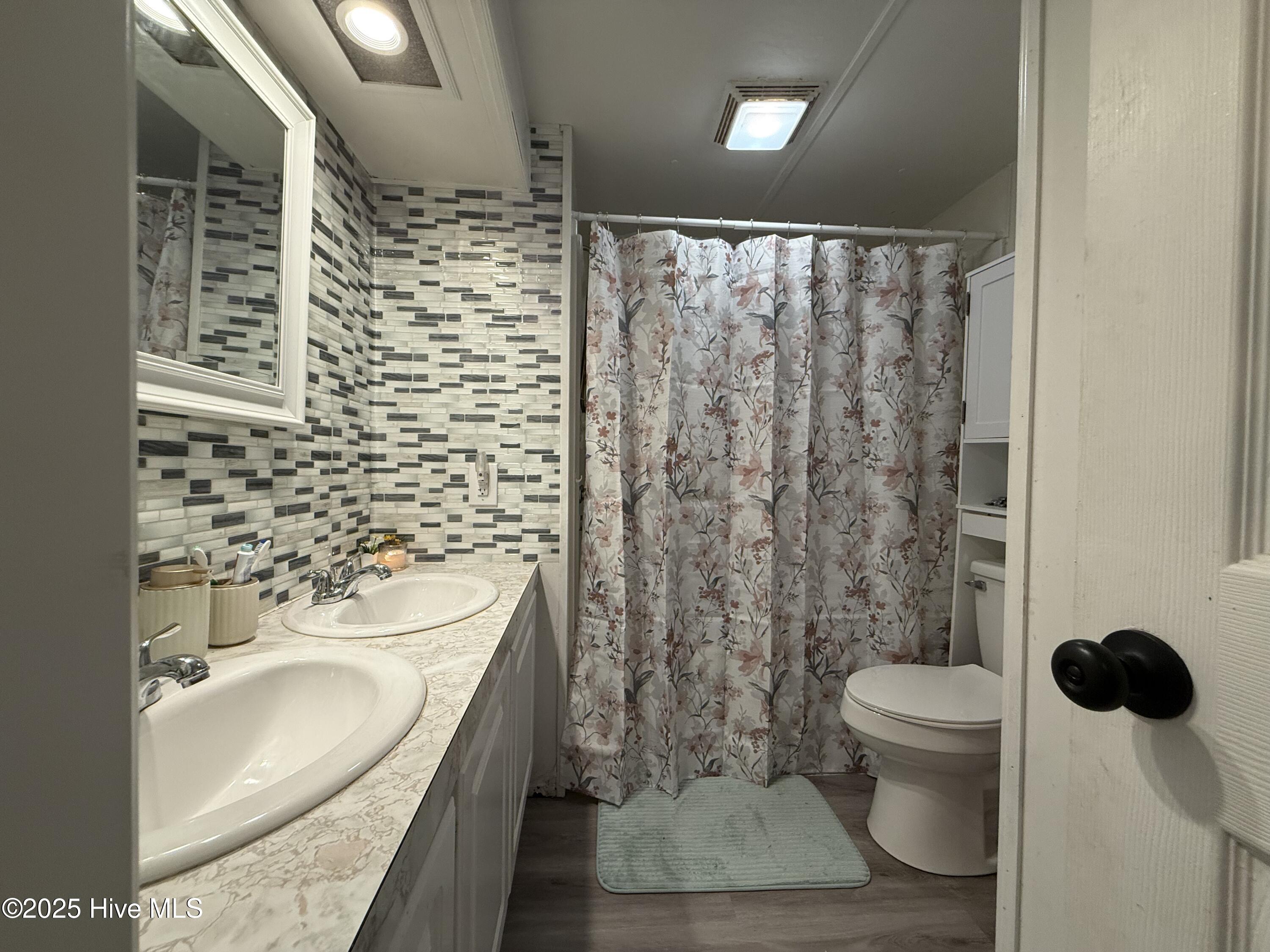 1136-1132 Glancy Road Swansboro, NC 28584 - Photo 29 of 76 Hall Bathroom