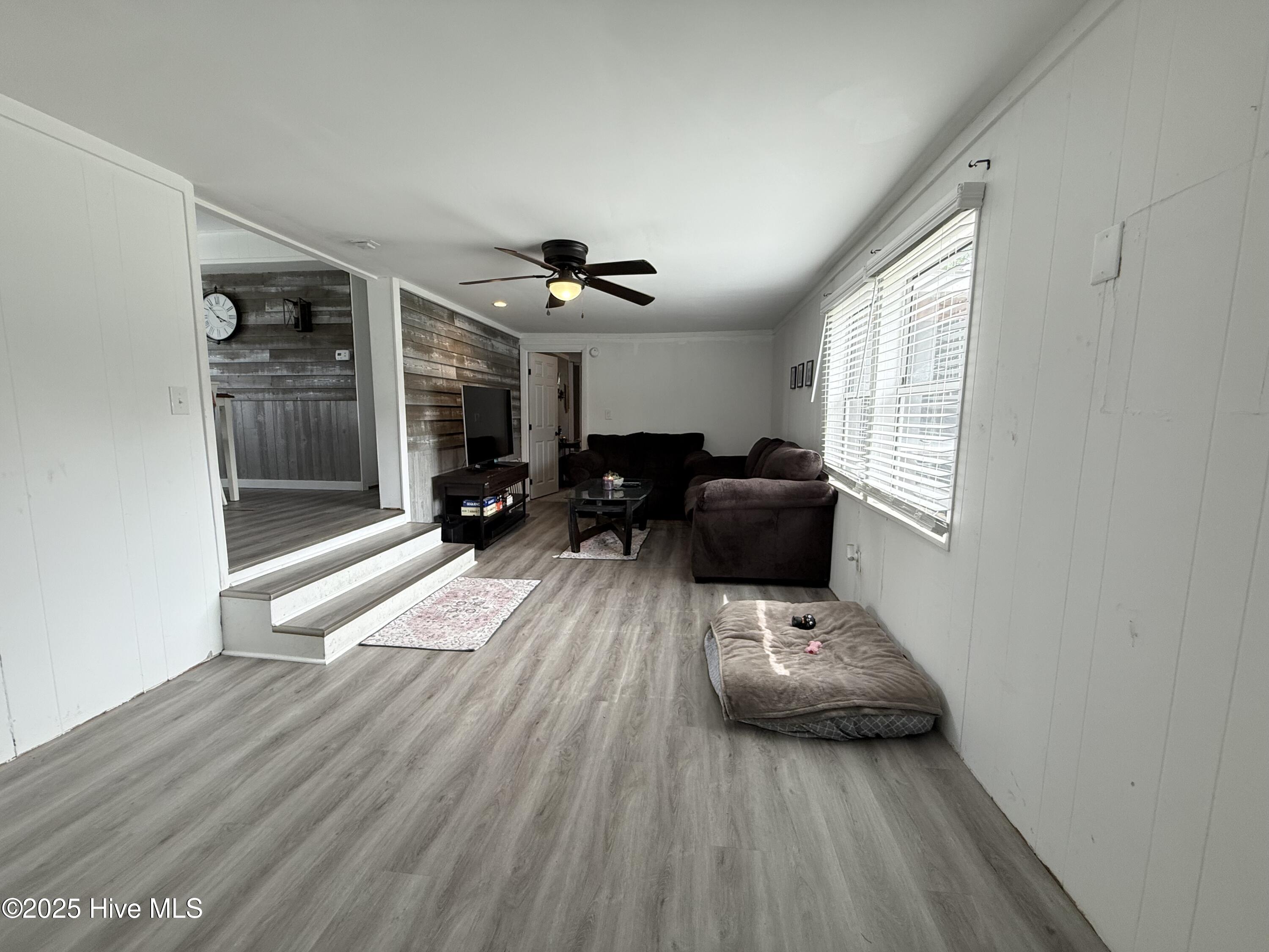 1136-1132 Glancy Road Swansboro, NC 28584 - Photo 39 of 76 Living Room