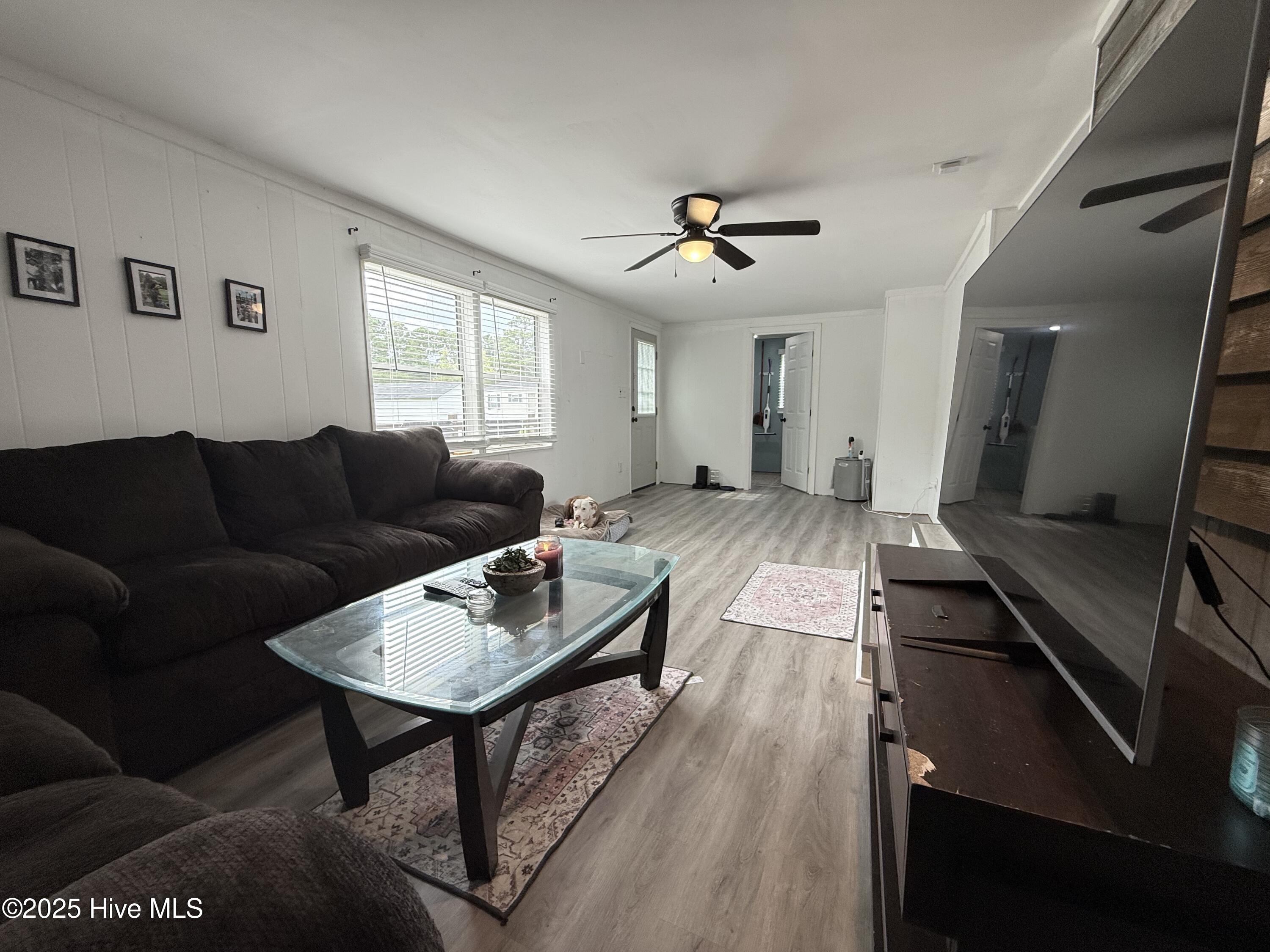 1136-1132 Glancy Road Swansboro, NC 28584 - Photo 42 of 76 Living Room