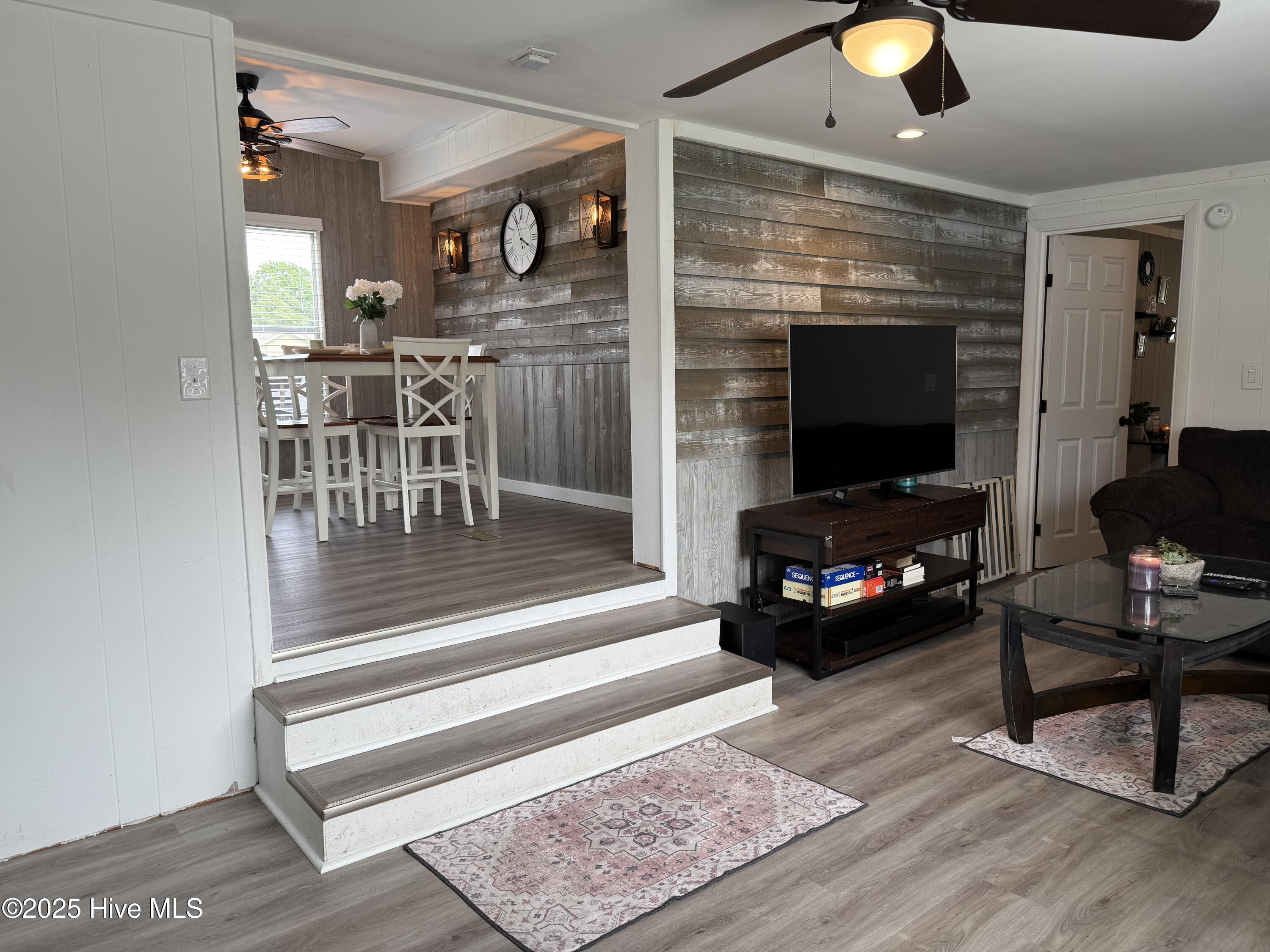 1136-1132 Glancy Road Swansboro, NC 28584 - Photo 44 of 76 Living / Dining Room