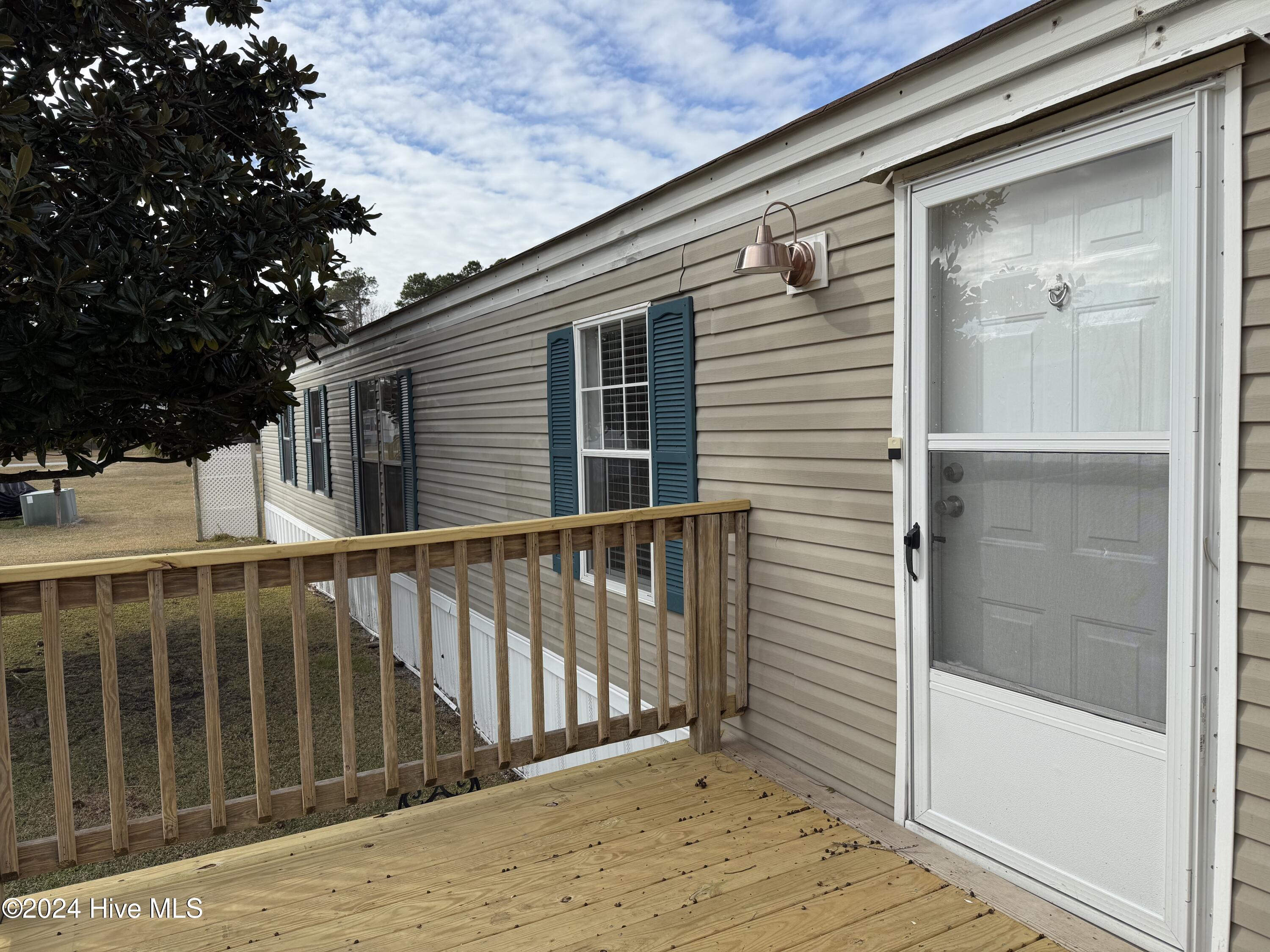 1136-1132 Glancy Road Swansboro, NC 28584 - Photo 51 of 76 1132 Rebuilt Deck