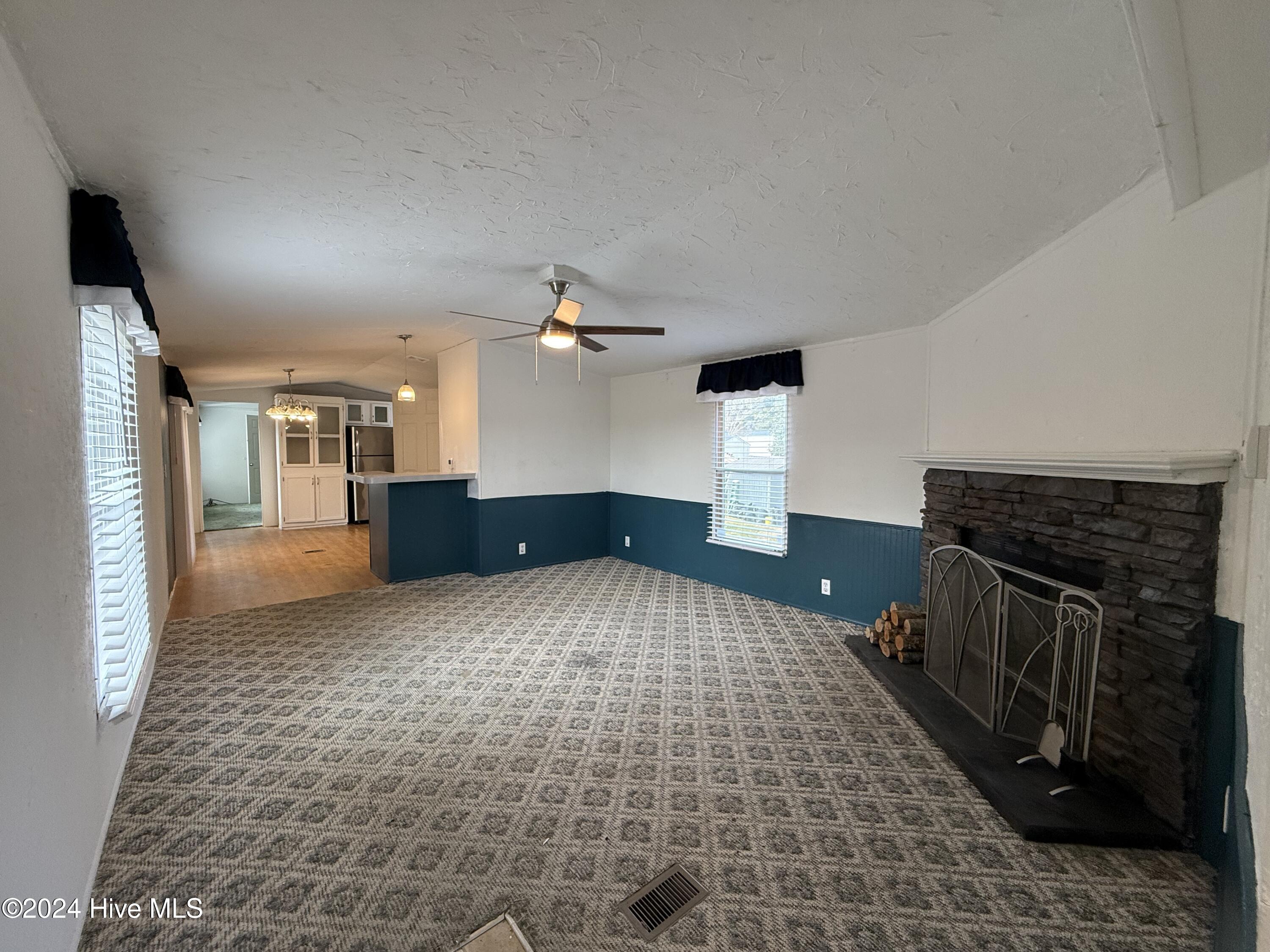 1136-1132 Glancy Road Swansboro, NC 28584 - Photo 52 of 76 1132 Living Room