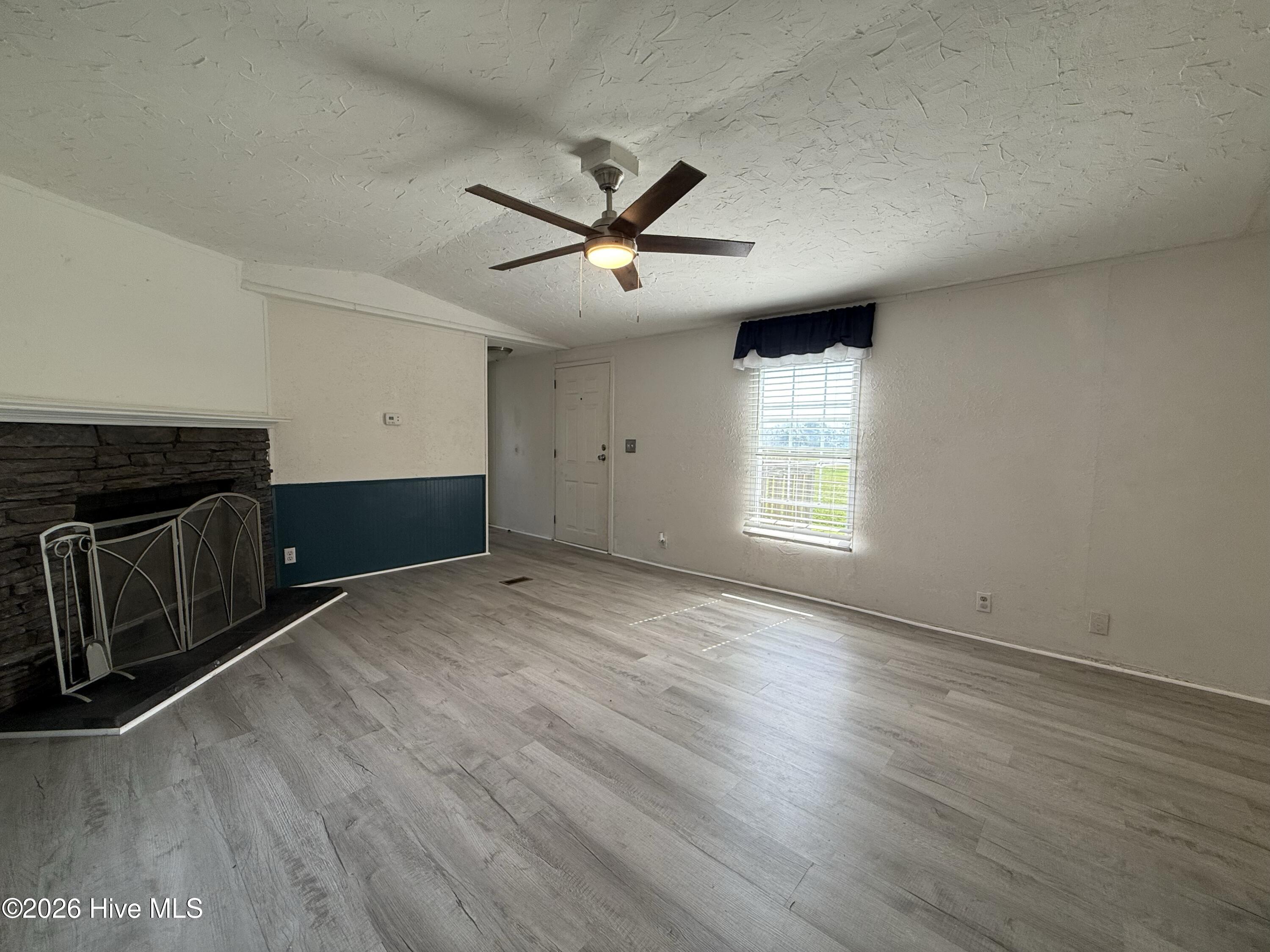 1136-1132 Glancy Road Swansboro, NC 28584 - Photo 53 of 70 1132 Living Room