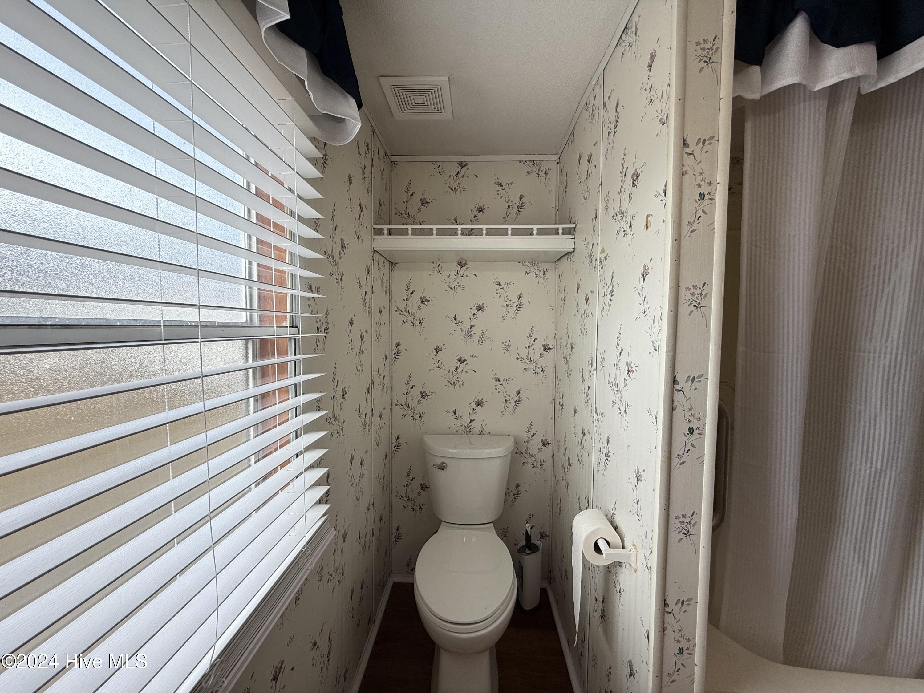 1136-1132 Glancy Road Swansboro, NC 28584 - Photo 64 of 76 1132 Master Bathroom