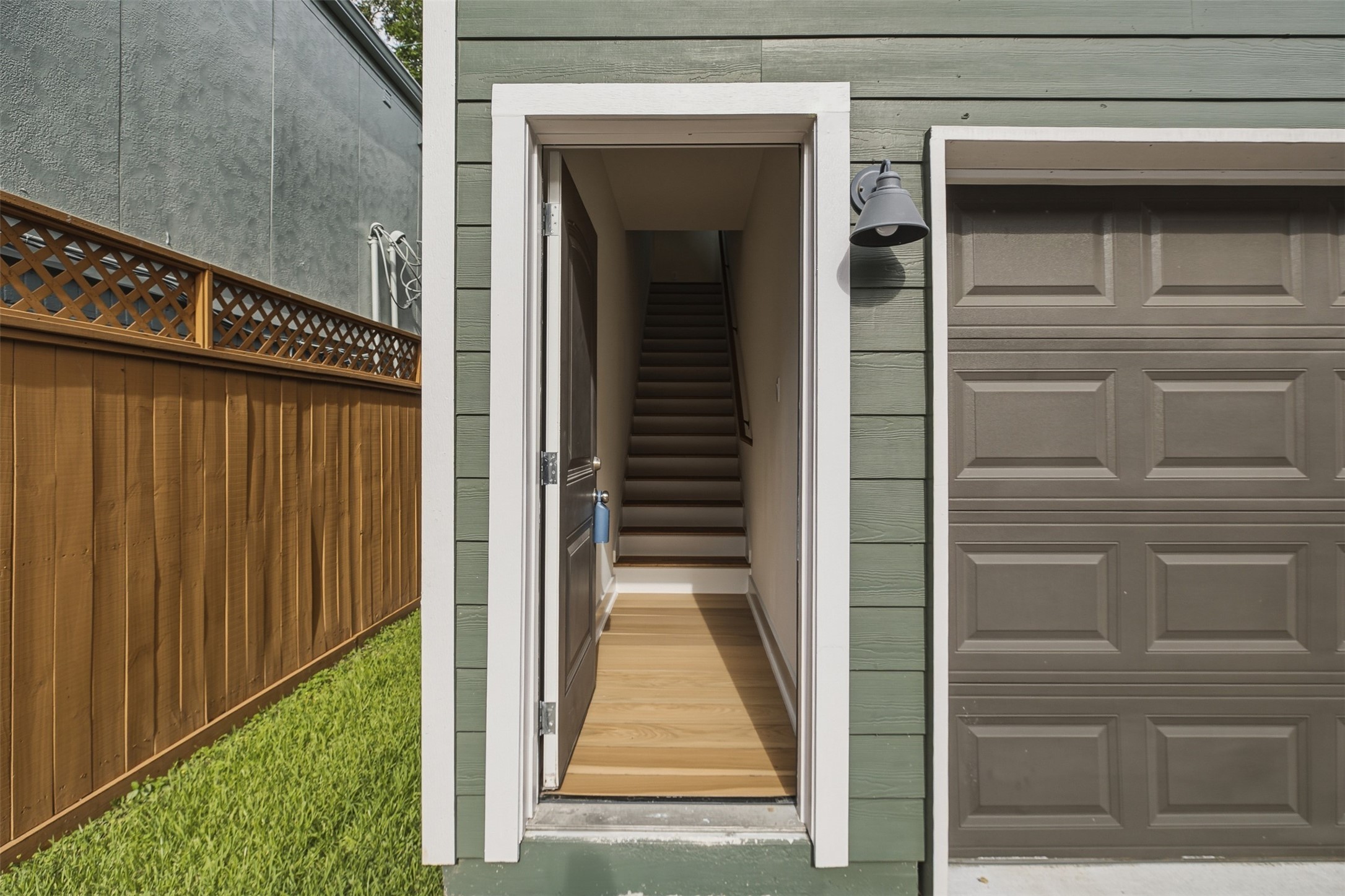 1535 Rutland Street Houston, TX 77008 - Photo 44 of 50 a view of a door of the house