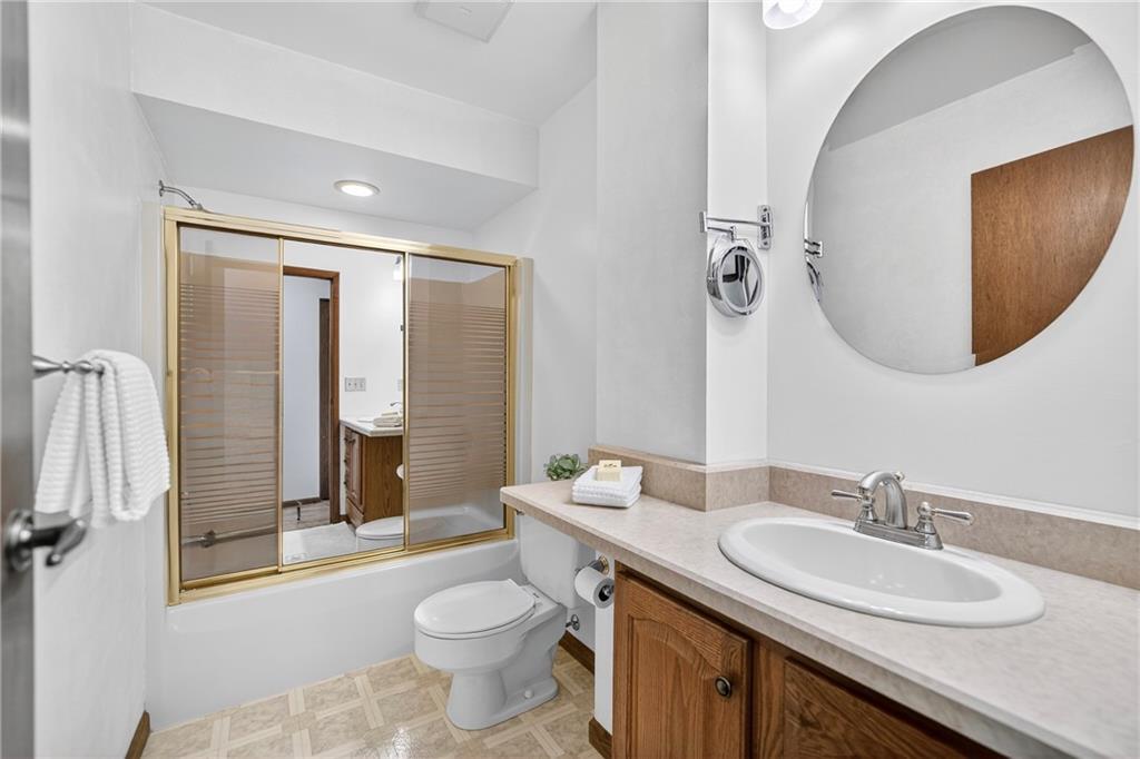 75 Coraopolis Road Coraopolis, PA 15108 - Photo 11 of 26 Main Floor Full Bath