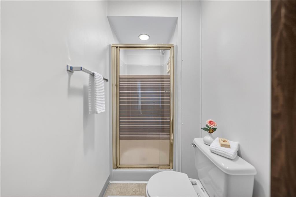 75 Coraopolis Road Coraopolis, PA 15108 - Photo 14 of 26 EnSuite