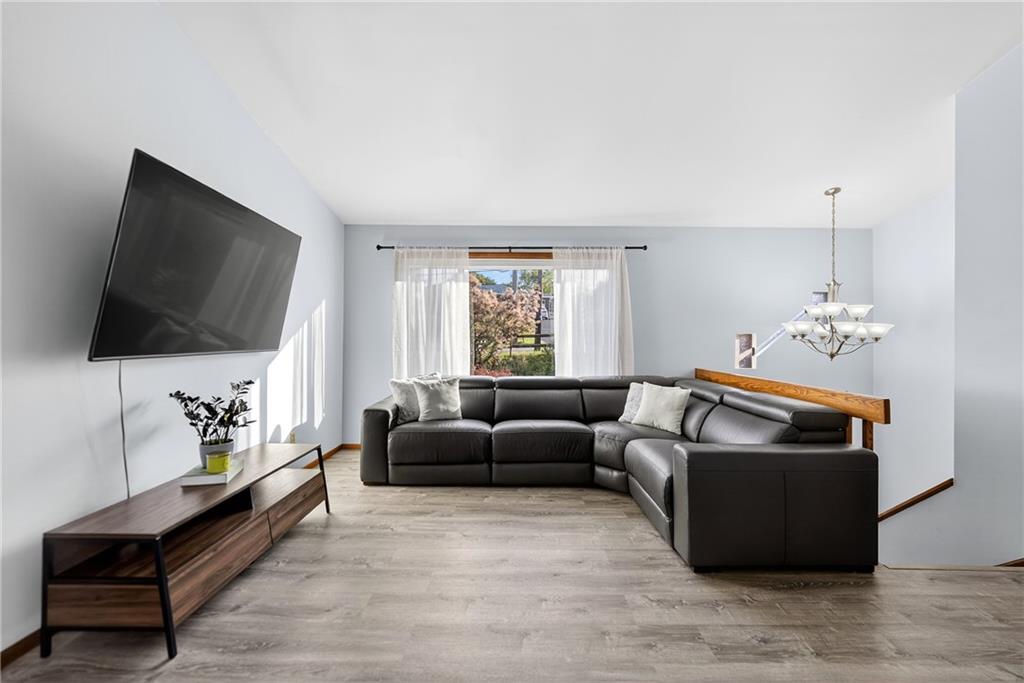 75 Coraopolis Road Coraopolis, PA 15108 - Photo 4 of 26 Large Bright Living Room