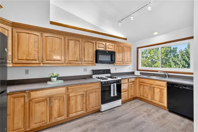 $297,000 | 75 Coraopolis Road, Coraopolis, PA 15108