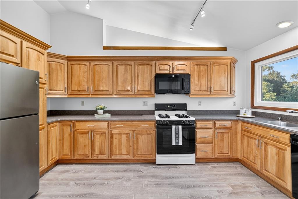 75 Coraopolis Road Coraopolis, PA 15108 - Photo 10 of 26