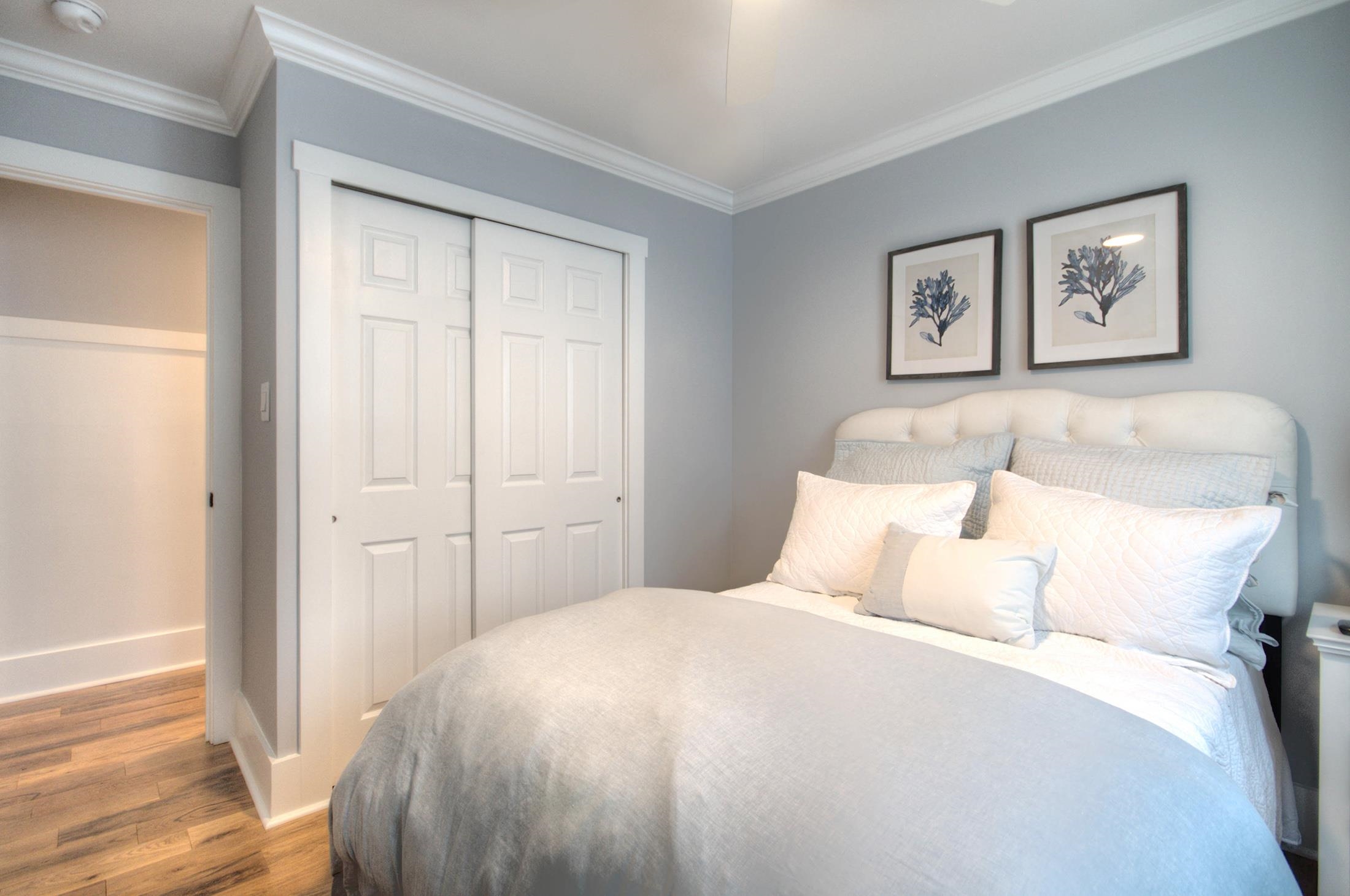 320 40th Street Avalon, NJ 08202 - Photo 31 of 39 a bedroom with a bed and a window