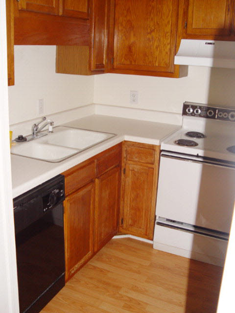 210 South Mobile Street, Unit 21 Fairhope, AL 36532 - Photo 8 of 18 Kitchen left