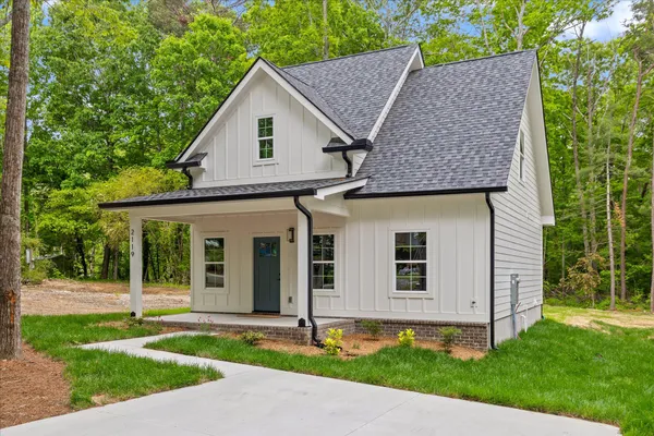 $2,500 | 2119 Oak Street, Signal Mountain, TN 37377