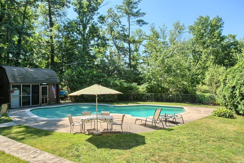 27 Catamount Road Tewksbury, MA 01876 - Photo 8 of 30 Gallery Image 8