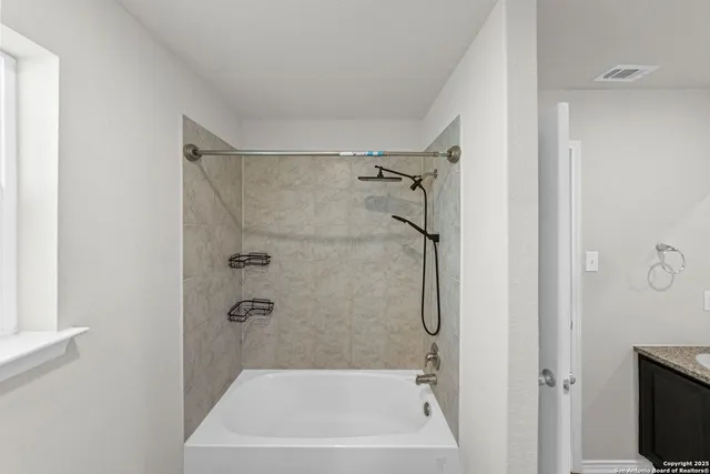 $1,625 | 3232 Onion Creek, San Antonio, TX 78245