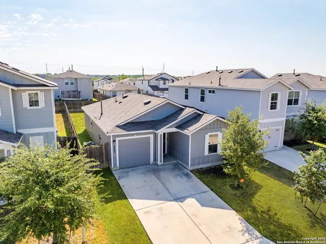 $1,625 | 3232 Onion Creek, San Antonio, TX 78245